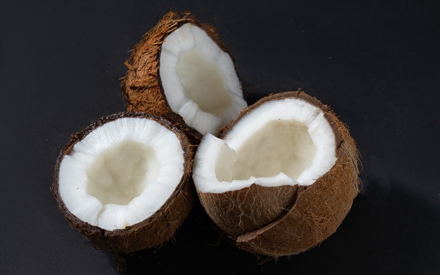 Coconut Milk What are its Benefits for Your Hair